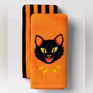 Set of 2  Halloween Hand TowelsBlack cat +orange /black Home decor 15" x 25"